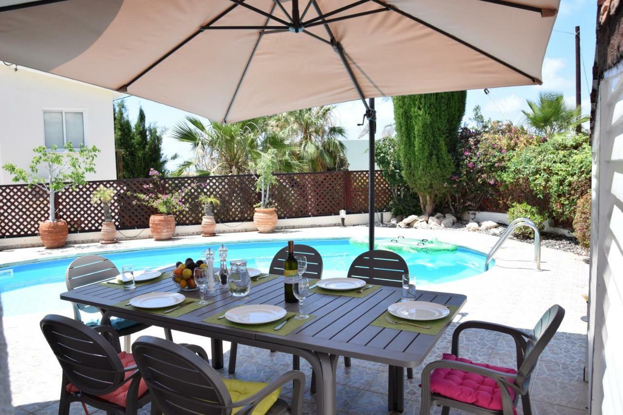 פאהיה Villa Alicia With Priv Pool, Beautiful Garden And Shady Veranda- 5 Min To The Beach מראה חיצוני תמונה